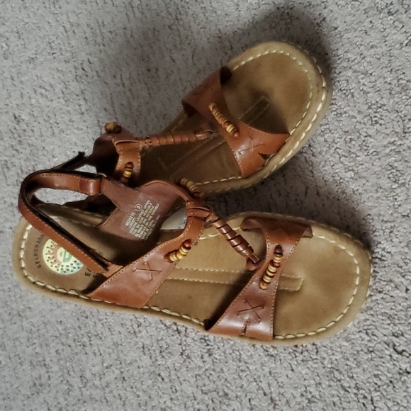 EARTH SHOE 'Liberty' Sandals - Picture 11 of 11